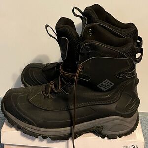 COLUMBIA OMNI HEAT MENS 200 GRAM INSULATED BOOTS SIZE 10